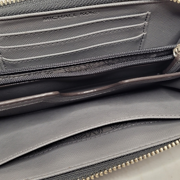 Michael Kors Zip Around Large Jet Set Wallet - Picture 7 of 8